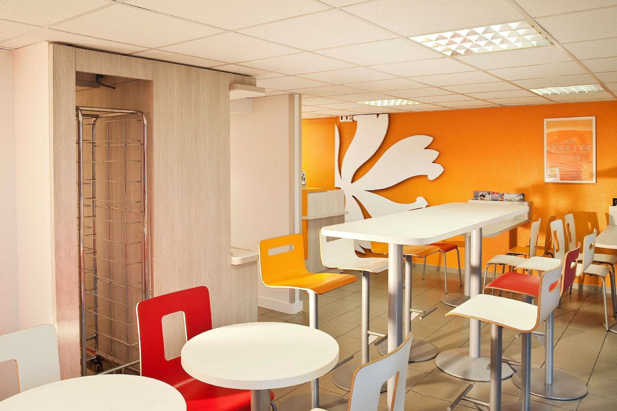 Premiere Classe Valenciennes Ouest Petite Foret Экстерьер фото
